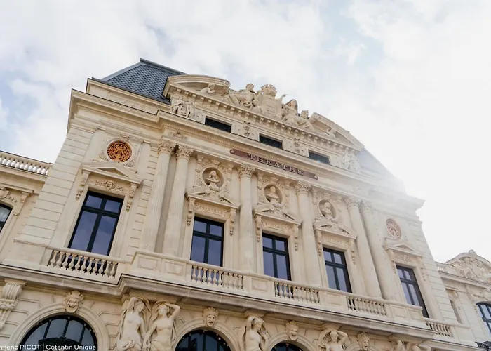 De 80 M2 En Centre-ville Proche Parking Gratuit Apartamento